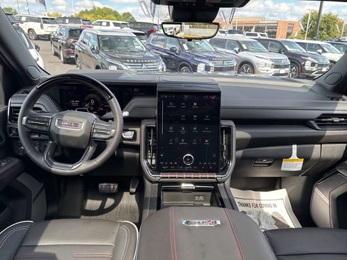 Used 2025 GMC Yukon AT4 Ultimate w/ LPO, Illumination Package image 41