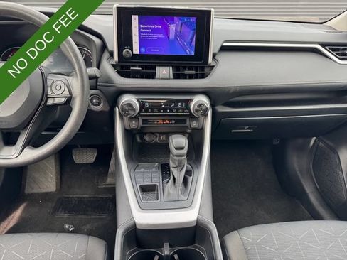 Used 2025 Toyota RAV4 XLE AWD/4WD image 12