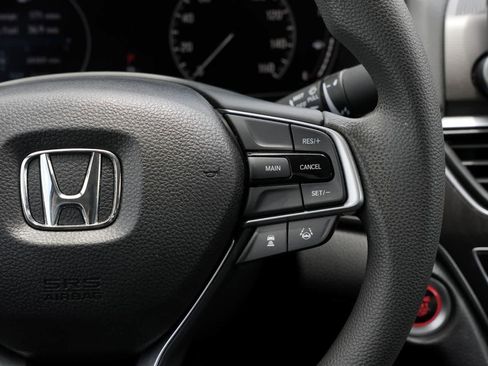 Used 2018 Honda Accord EX image 11