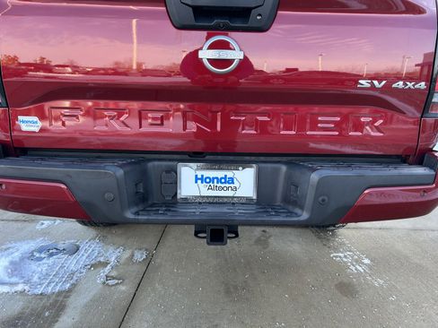 Used 2022 Nissan Frontier SV image 16