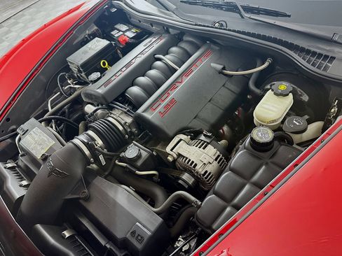 Used 2006 Chevrolet Corvette Coupe image 27