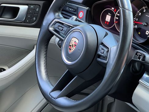 Used 2023 Porsche Panamera 4 Platinum Edition AWD/4WD image 34