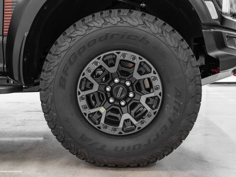 Used 2025 Ford F150 Raptor w/ Equipment Group 803A Raptor R AWD/4WD image 9