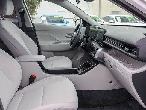 Certified 2025 Hyundai Kona SEL image 17