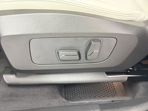 New 2026 BMW X1 xDrive28i w/ Technology Package image 18