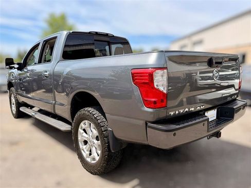 Used 2016 Nissan Titan SL AWD/4WD image 5