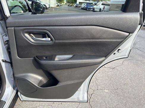 Used 2026 Nissan Rogue Dark Armor FWD image 32