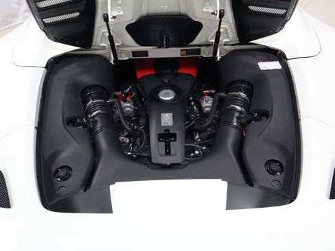 Used 2021 Ferrari F8 Tributo image 20