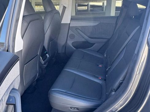 Used 2026 Tesla Model Y 2WD image 10