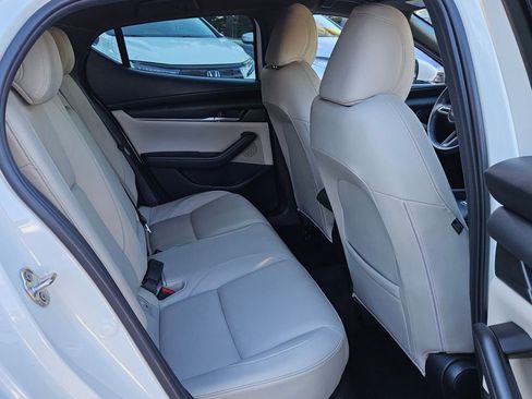 Used 2020 MAZDA MAZDA3 Hatchback image 19