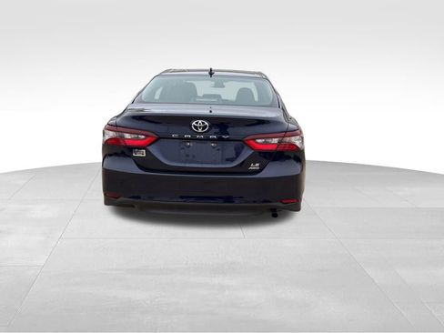 Used 2022 Toyota Camry LE image 5
