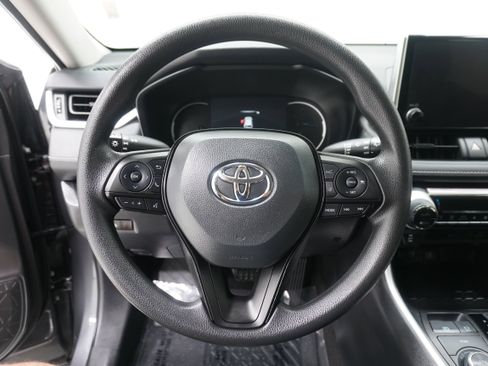 Used 2024 Toyota RAV4 LE AWD/4WD image 15