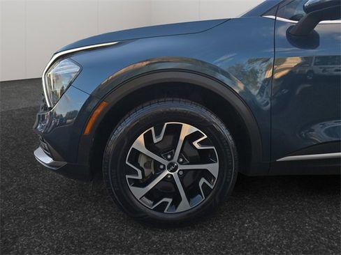 Used 2023 Kia Sportage EX image 4
