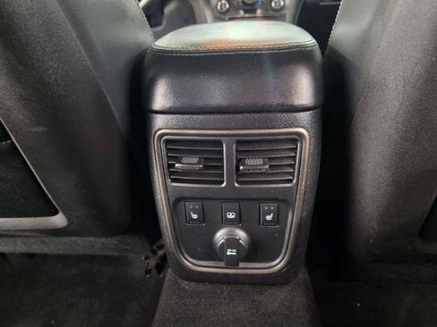 Used 2013 Chrysler 300 C RWD image 38