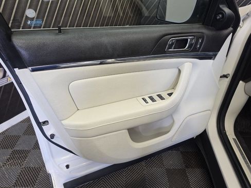 Used 2009 Lincoln MKS AWD image 10