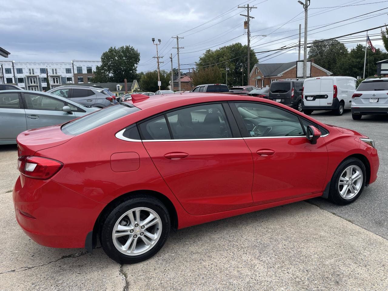 Used 2018 Chevrolet Cruze LT FWD image 19