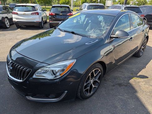 Used 2017 Buick Regal Sport Touring image 3