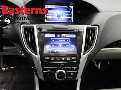 Used 2017 Acura TLX FWD image 12