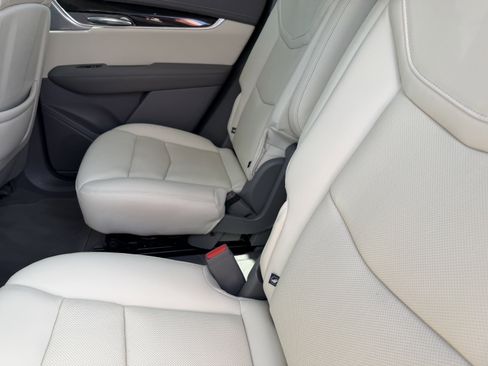 Certified 2023 Cadillac XT6 Premium Luxury w/ Technology Package image 17