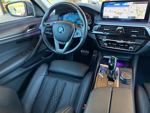 Used 2022 BMW 530e xDrive 530e xDrive w/ Premium Package image 17