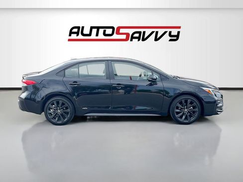 Used 2025 Toyota Corolla SE w/ SE Premium Package AWD/4WD image 8