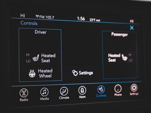 Used 2019 Chrysler Pacifica Touring-L image 16