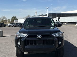 Used 2020 Toyota 4Runner SR5 Premium w/ Moonroof Package AWD/4WD video 2