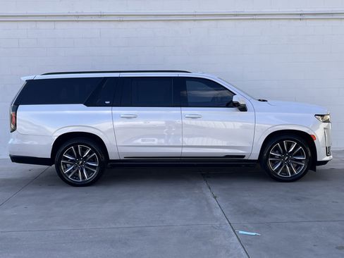 Used 2021 Cadillac Escalade ESV Sport Platinum w/ Heavy-Duty Trailer Package image 4