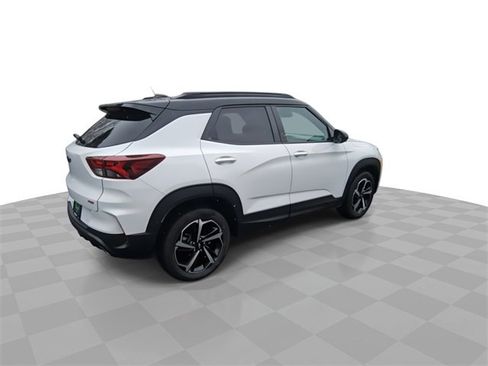 Used 2021 Chevrolet TrailBlazer RS w/ Sun and Liftgate Package image 8