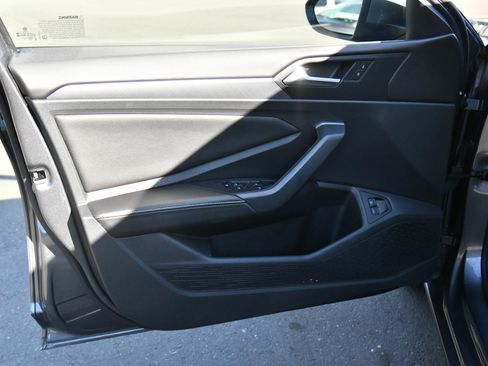 Used 2024 Volkswagen Jetta SE image 13