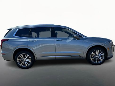Certified 2025 Cadillac XT6 Premium Luxury image 4