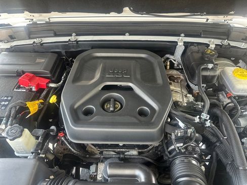 Used 2023 Jeep Wrangler Sahara w/ Cold Weather Group image 26