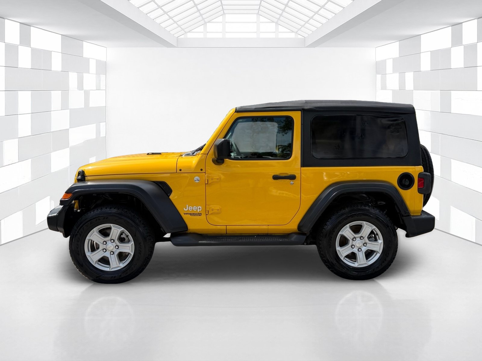 Used 2020 Jeep Wrangler Sport AWD/4WD image 4