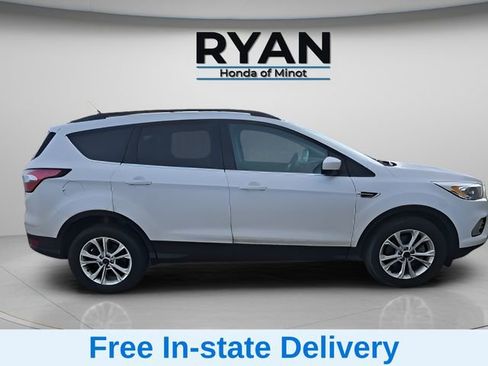 Used 2017 Ford Escape SE w/ Equipment Group 201A image 5