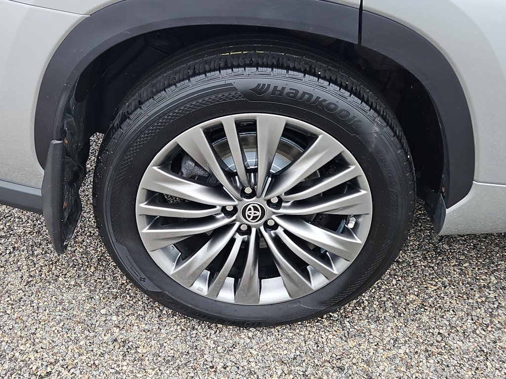 Used 2021 Toyota Highlander Platinum AWD/4WD image 9