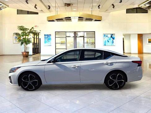 Certified 2024 Nissan Altima 2.5 SR FWD image 8