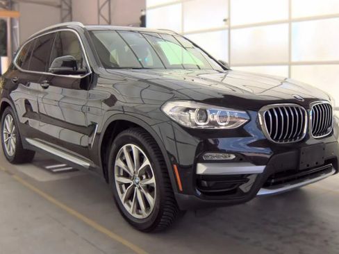 Used 2019 BMW X3 xDrive30i w/ Premium Package AWD/4WD image 3