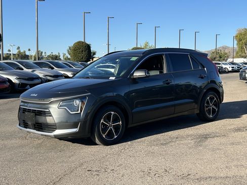 Certified 2023 Kia Niro EX image 2