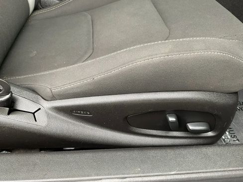 Used 2019 Chevrolet Camaro LT RWD image 29