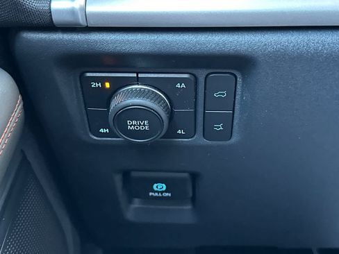 Certified 2025 Ford Expedition Active AWD/4WD image 33