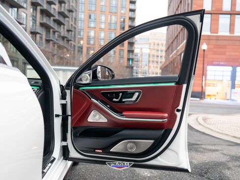 Used 2021 Mercedes-Benz S 580 4MATIC Sedan w/ AMG Line image 43