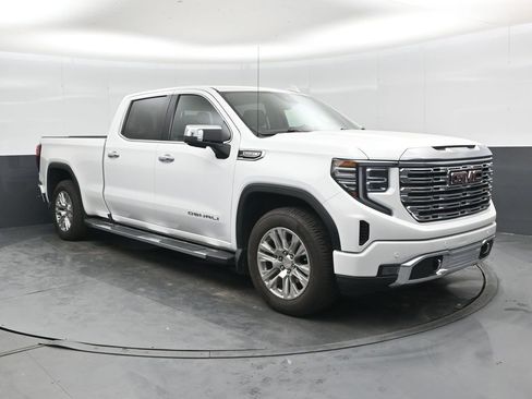 Used 2023 GMC Sierra 1500 Denali w/ Technology Package AWD/4WD image 1