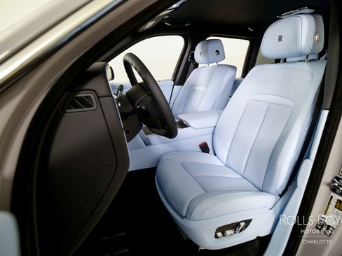 New 2026 Rolls-Royce Cullinan image 12