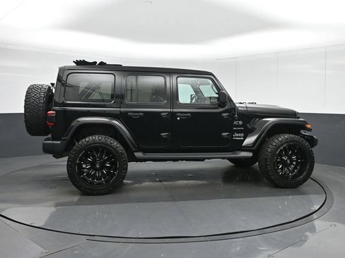 Used 2020 Jeep Wrangler Unlimited Sahara AWD/4WD image 8