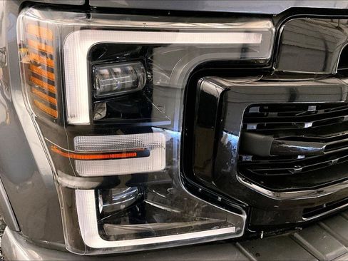 Used 2022 Ford F250 Lariat w/ Tremor Off-Road Package image 27