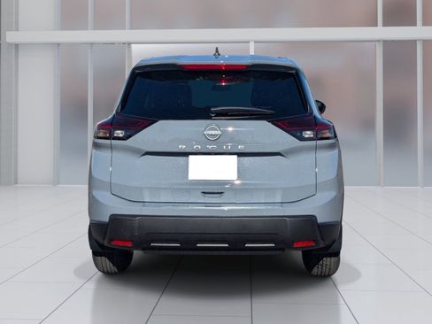 New 2026 Nissan Rogue SV FWD image 4