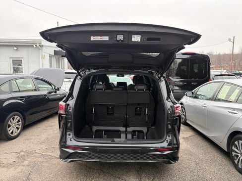 Used 2024 Toyota Sienna XSE w/ XSE Plus Package image 10