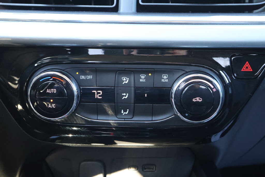 Used 2025 Chevrolet Trax LT FWD image 23