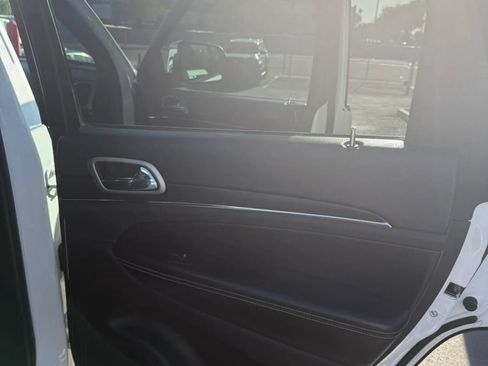Used 2016 Jeep Grand Cherokee Limited AWD/4WD image 17