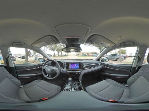 Used 2025 Toyota Camry LE image 42